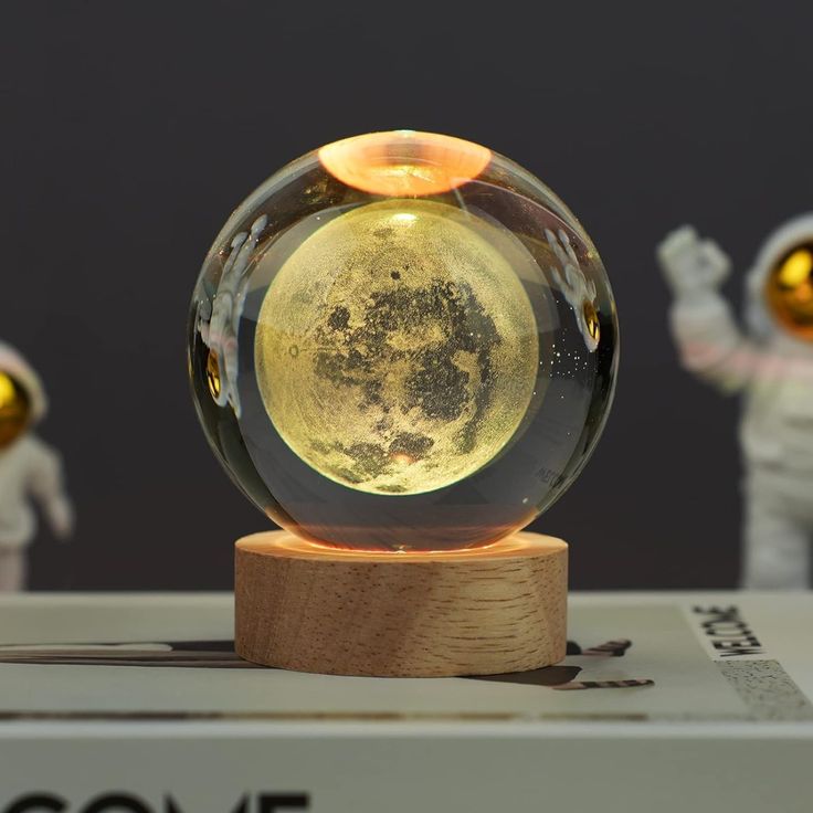 Crystal ball | Night Light